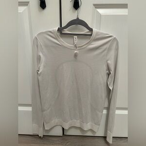 Lululemon White Ribbed Long Sleeve Crewneck Top Size 4 Slim Fit Athleisure